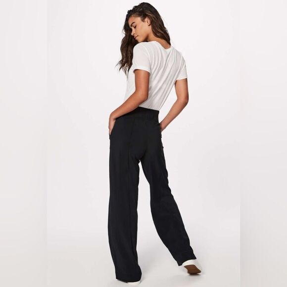 Lululemon Women’s Noir pants like new women’s wide size 6 - Picture 2 of 7